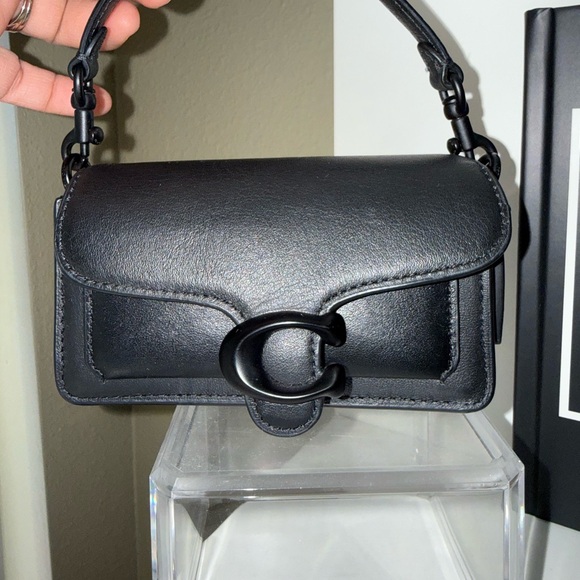 Coach Handbags - Coach Tabby 12 - EUC
